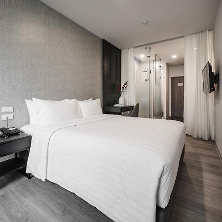 Vix Bangkok At Victory Monument Hotell Exteriör bild