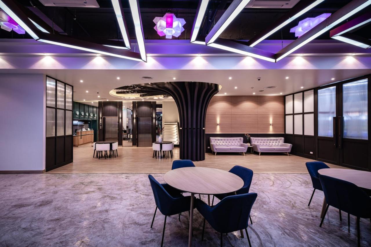 Vix Bangkok At Victory Monument Hotell Exteriör bild