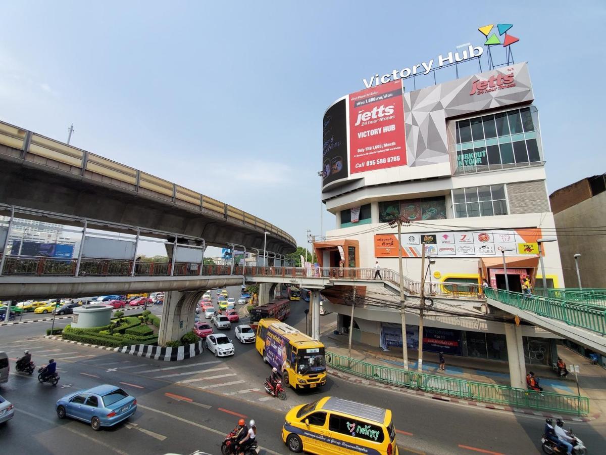 Vix Bangkok At Victory Monument Hotell Exteriör bild